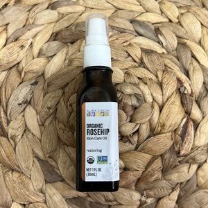 Aura Cacia Organic Rosehip Skincare Oil. Brand new. Only used a pump for PR